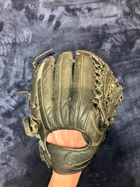 Black Nike MVP Edge RH Infield Baseball Glove 12" (Used)