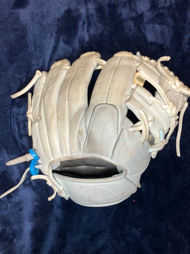 White 44 Pro Signature Series RH Infield Baseball Glove 11.25" (Used)