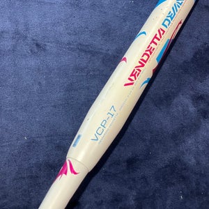 White 2017 DeMarini Vendetta Composite Bat (-10) Composite 23 oz 33" (Used)