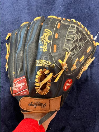 Black Rawlings Alex Rodriguez Autograph model RH Pitcher's Baseball Glove 11" (Used)