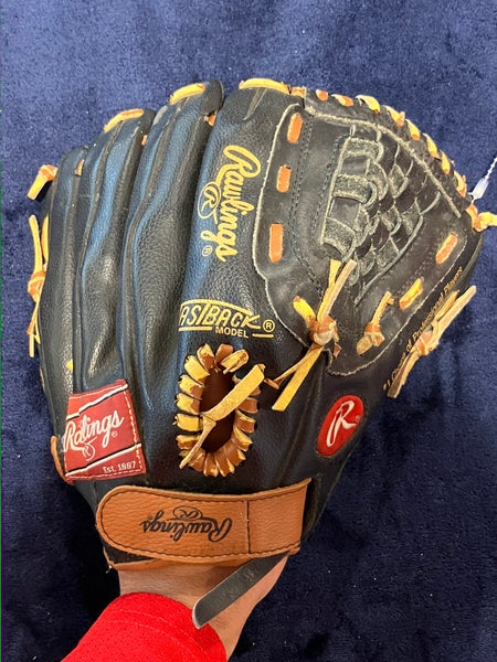 Black Rawlings Alex Rodriguez Autograph model RH Pitcher's Baseball Glove 11" (Used)