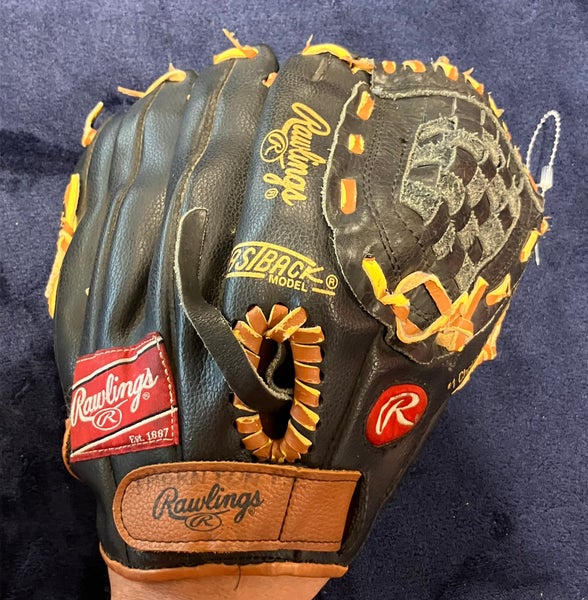 Black Rawlings Alex Rodriguez Autograph model RH Pitcher's Baseball Glove 11" (Used)