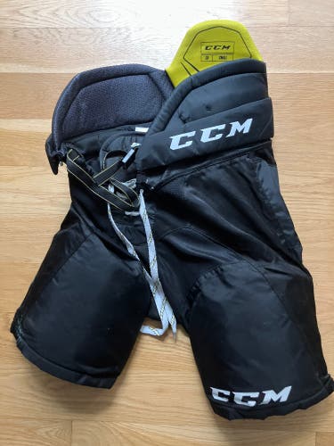 Senior Small CCM Tacks 9060 Hockey Pants (Used)