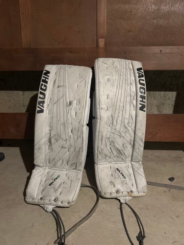 26" Vaughn Ventus SLR Jr Goalie Leg Pads (Used)