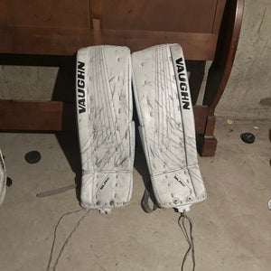 28" Vaughn Ventus SLR Jr Goalie Leg Pads (Used)