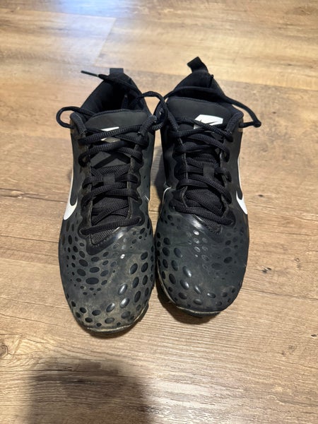 Black Women's Size M 7.0 (W 8.0) Nike Low Top Molded Cleats (Used)