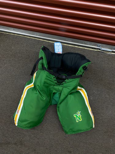 Senior XXL NORTH STARS CCM Hockey Pants