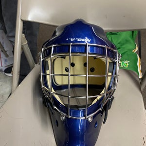 Senior Large Vaughn VM7700 Goalie Mask (Used)