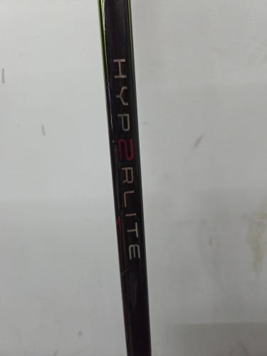 Junior Bauer Vapor Hyperlite 2 Right Handed Hockey Stick P28 (Used)
