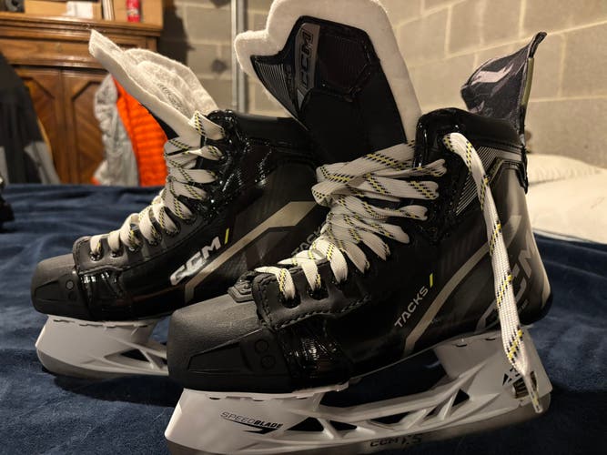 CCM Tacks AS580 Hockey Skates Regular Width 6.5 (Used)