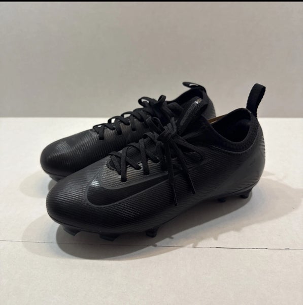 Black Kids 2.5Y (Big Kids / Youth) Nike Vapor Cleats (New)