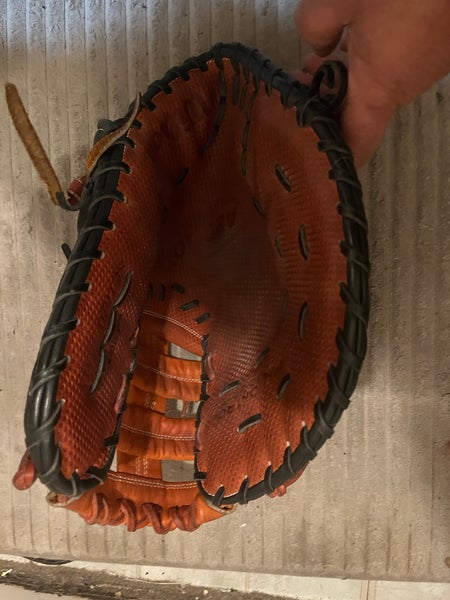 Wilson A2000 LH First Base Baseball Glove 12.5" (Used)