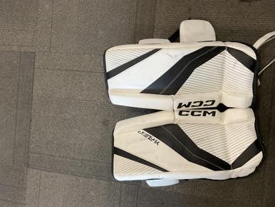 Used CCM YFLEX3 Goalie Leg Pads Youth Black And White 20" 11614-S000224575