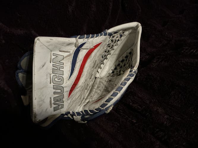 Vaughn Velocity 7480 Regular (Used) glove and blocker set
