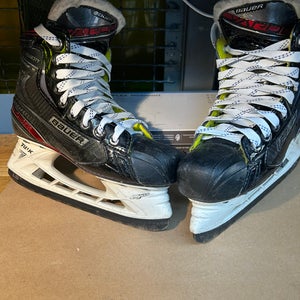 Bauer Vapor XVelocity Hockey Skates Regular Width Size 3.5 (Used)