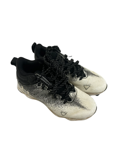Used Under Armour SPOTLIGHT FRANCHISE Jr FB Cleats Black And White Junior 02 11692-S000142844