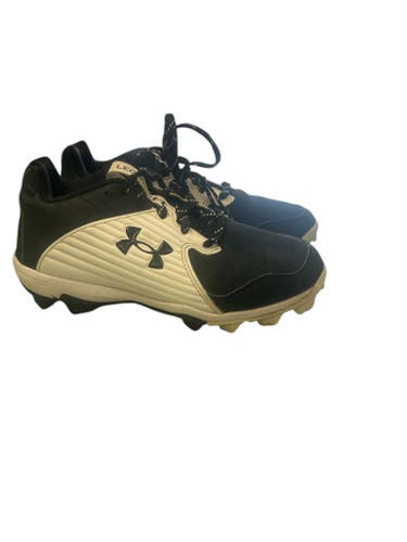 Used Under Armour LEADOFF BLK/WHT BB/SB Cleats Black And White Junior 04 11862-S000091560