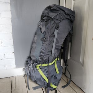 Osprey  Atmos AG 65 - Gray Men's Osprey Backpack (New)