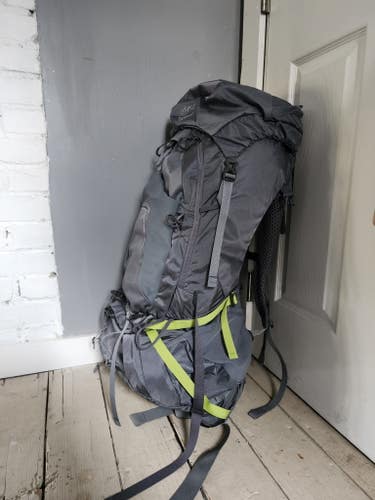 Osprey Atmos AG 65 - Gray Men's Osprey Backpack (New)