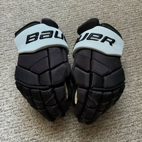 Bauer Supreme 2S Pro Gloves 14" Pro Stock LA Kings Kyle Clifford