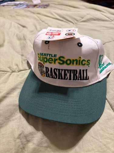 White Adult Unisex One Size Fits All Unbranded Hat (New)