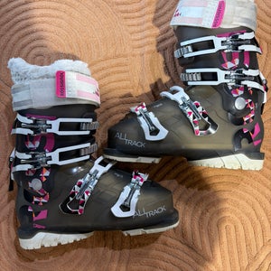 Women’s Rossignol AllTrack 70 Ski Boots | Mondo 23/23.5 (Used)