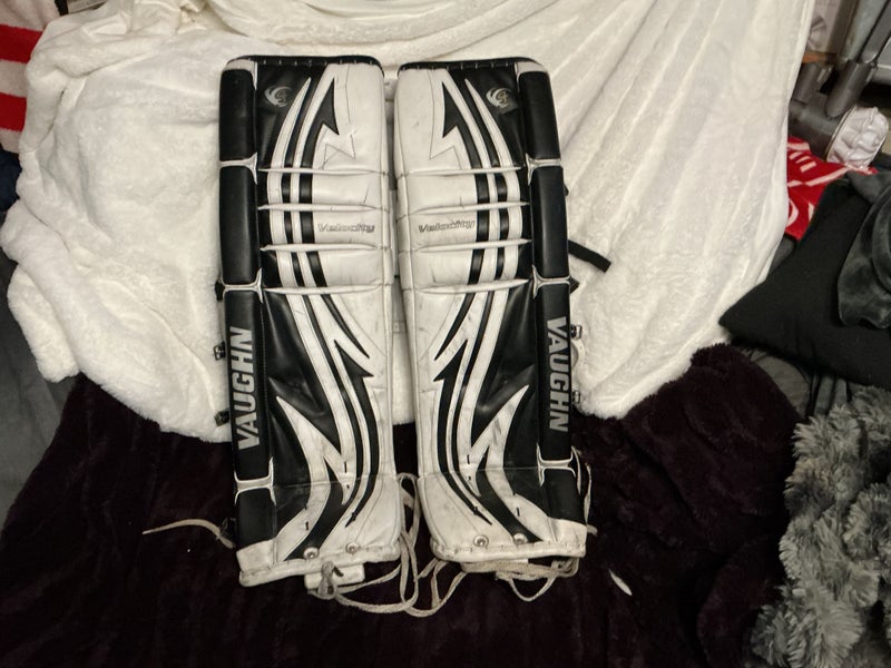 37" Vaughn Velocity V4 Goalie Leg Pads (Used)