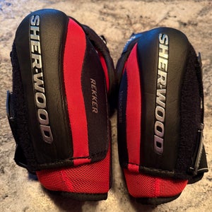 Used Sher-Wood Rekker M90 Elbow Pads - SR MEDIUM