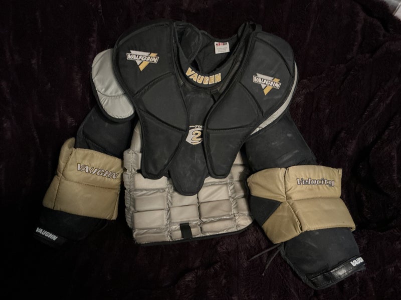 XL Vaughn Velocity V2 7000 Goalie Chest Protector (Used)