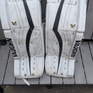 Vaughn V6 2200 Pro Leg Pads