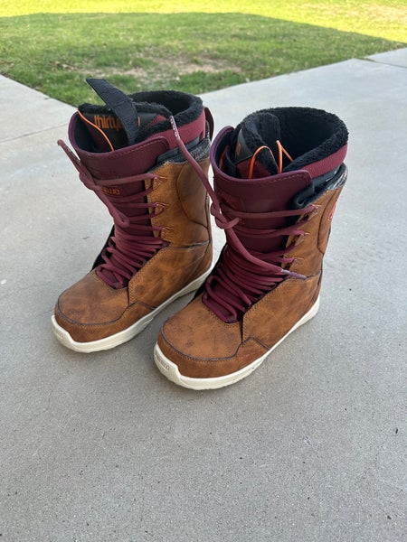 Women's Size M 6.0 (W 7.0) Thirty Two Lashed Snowboard Boots (Used)