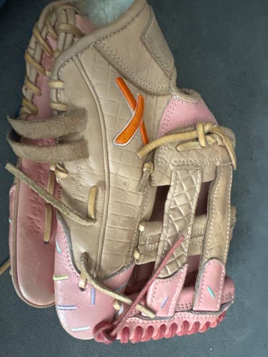 2024 RH Strwaberry Icecream Softball Glove 12.5" (Used)