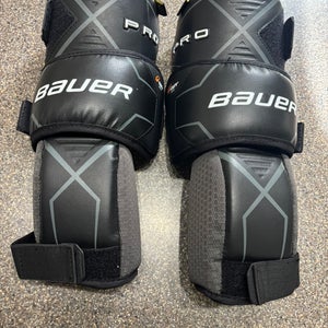 Bauer Pro Goalie Knee Pads-Guards (Barely Used) - INT