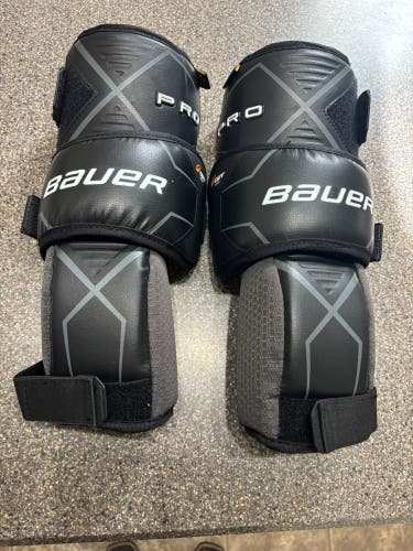 Bauer Pro Goalie Knee Pads-Guards (Barely Used) - INT