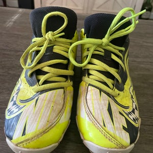 Yellow Kid's 4.5Y (Big Kids / Youth) Youth Nike FastFlex Low Top (Used)