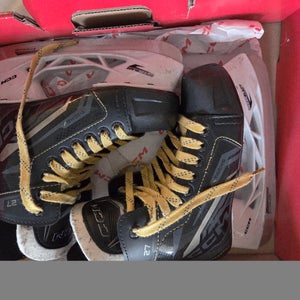 CCM Tacks A27 Ice Hockey Skates - Junior