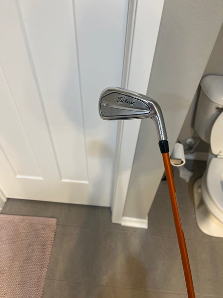 Men's 2023 Titleist T200 2 iron Right Handed Graphite Shaft (Used)