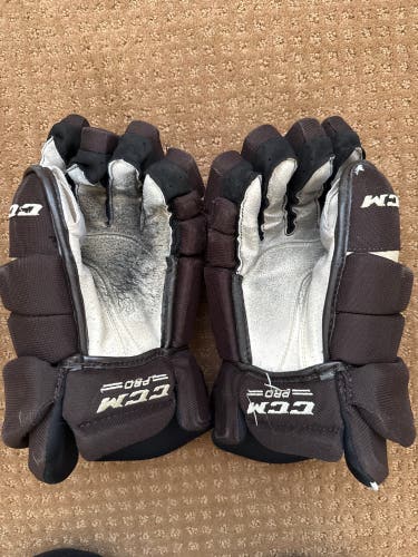 Pro Stock Hershey Bears CCM HGTK Gloves 14" (Used)
