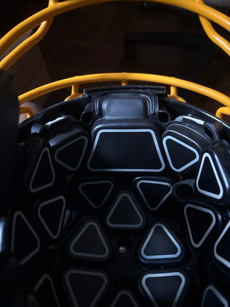 Youth Small Schutt Helmet (Used)