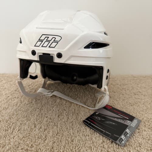 Cascade M11 White Hockey Helmet Adult Large Brand New with Tag