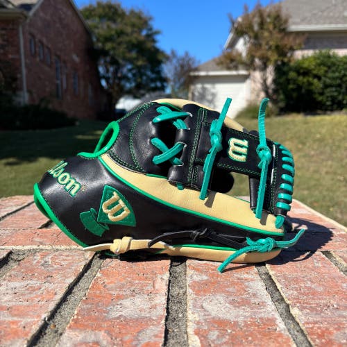 2022 Wilson A2K MC26 Matt Chapman RH Infield Baseball Glove 11.75" (Used)