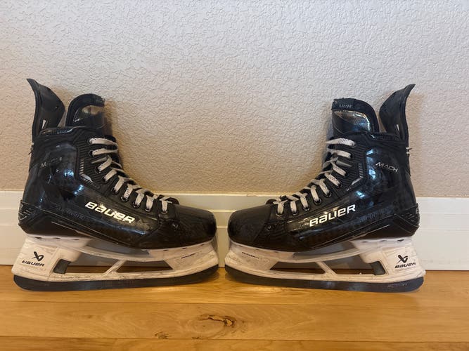 2022 Bauer Supreme Mach Hockey Skates Pro Stock 8.5 (Used)