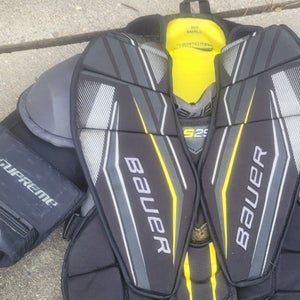 Small Bauer S29 Goalie Chest Protector (Used)