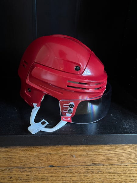 Medium Bauer 4500 Helmet (Used)