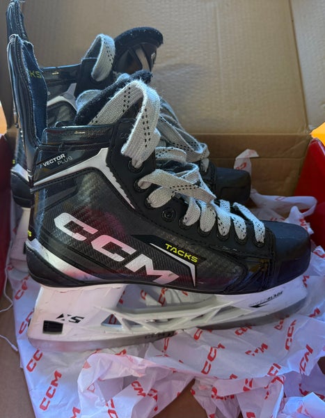CCM Tacks Vector Plus (SMU) Hockey Skates | Size 7 Wide