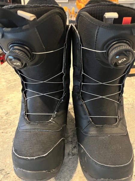 Unisex Size M 7.5 (W 8.5) Burton Mint Boa Snowboard Boots Medium Flex All Mountain (Used)