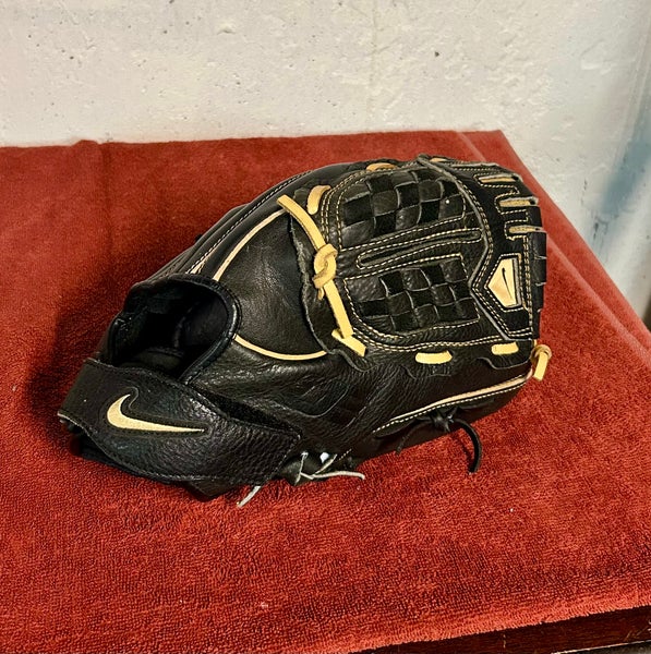 Nike DE Edge Infield / Pitchers glove.  RHT 12”