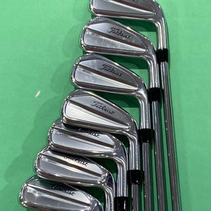 MINT CONDITION Men's Titleist T200 Right Handed Iron Set | 4i-9i, PW | R Flex | AMT R300 Steel Shaft