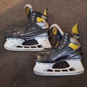 2022 Bauer Supreme S37 Hockey Skates Regular Width Size 6.5 (Used)