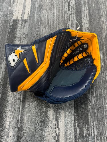 Intermediate Brian's G-netik 4 Goalie Gloves & Blockers Regular (Used)